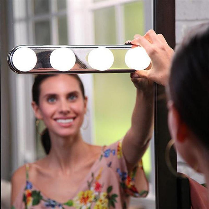Hollywood Makeup light with suction cup for mirror, cordless | StudioLight - | Fashiongirl