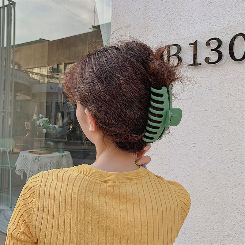 SOHO Kana Hair Claw - Bark Brown - Hair Accessories